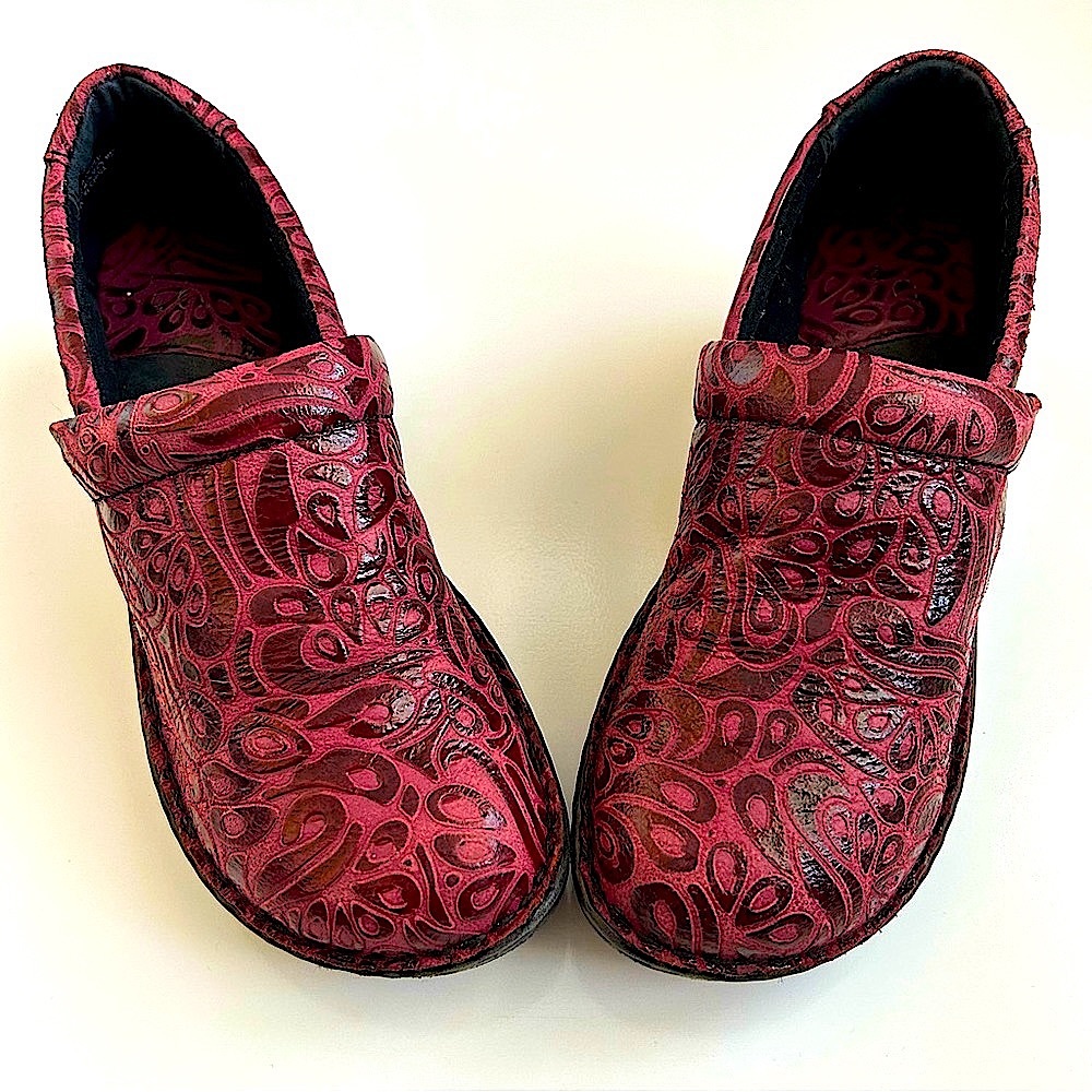 B.O.C. Born Concept Women's Red Maroon Burgundy Paisley Comfort Clogs
